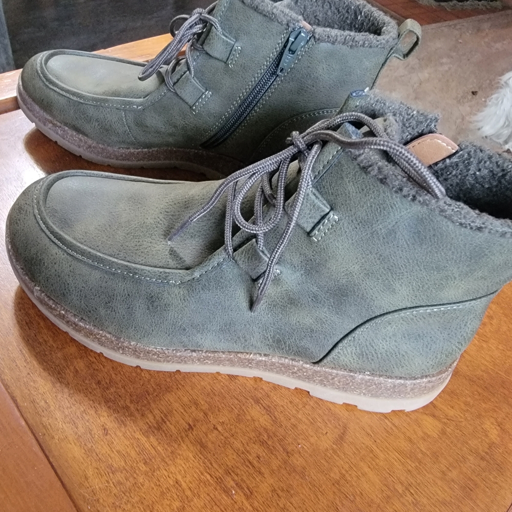 Women's Green/Brown Boots